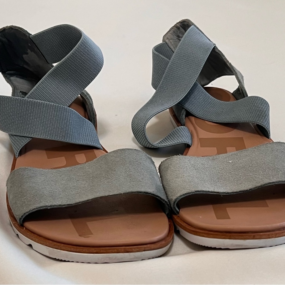 SOREL ELLA II FLAT SANDALS - Size W 8.5 - Light dusty blue w. Tan sole. - Picture 5 of 5